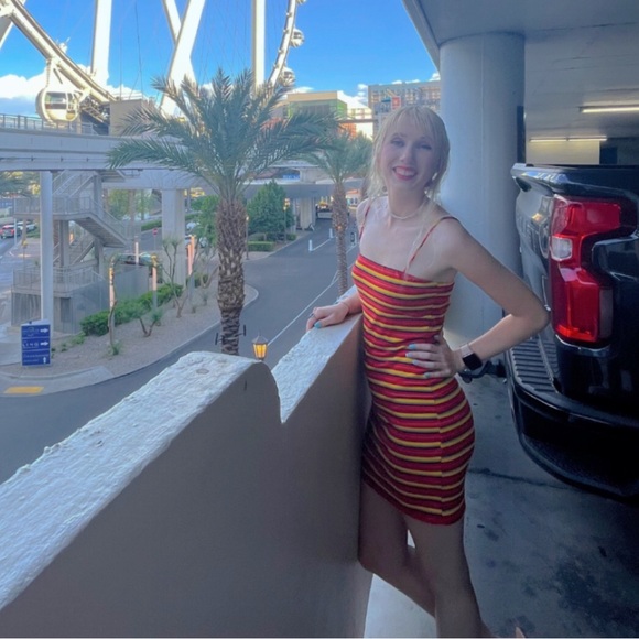 Windsor dress- good condition- striped and form fitting. Willing to negotiate. - Picture 3 of 5